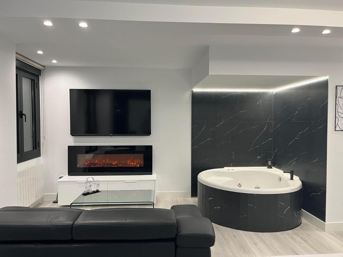 Black And White Suite "La Marinera" Кастро-Урдіалес Екстер'єр фото